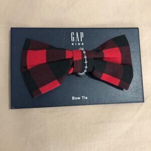 NWT Gap Boy’s Buffalo Plaid Red and Black Clip On Bow Tie
